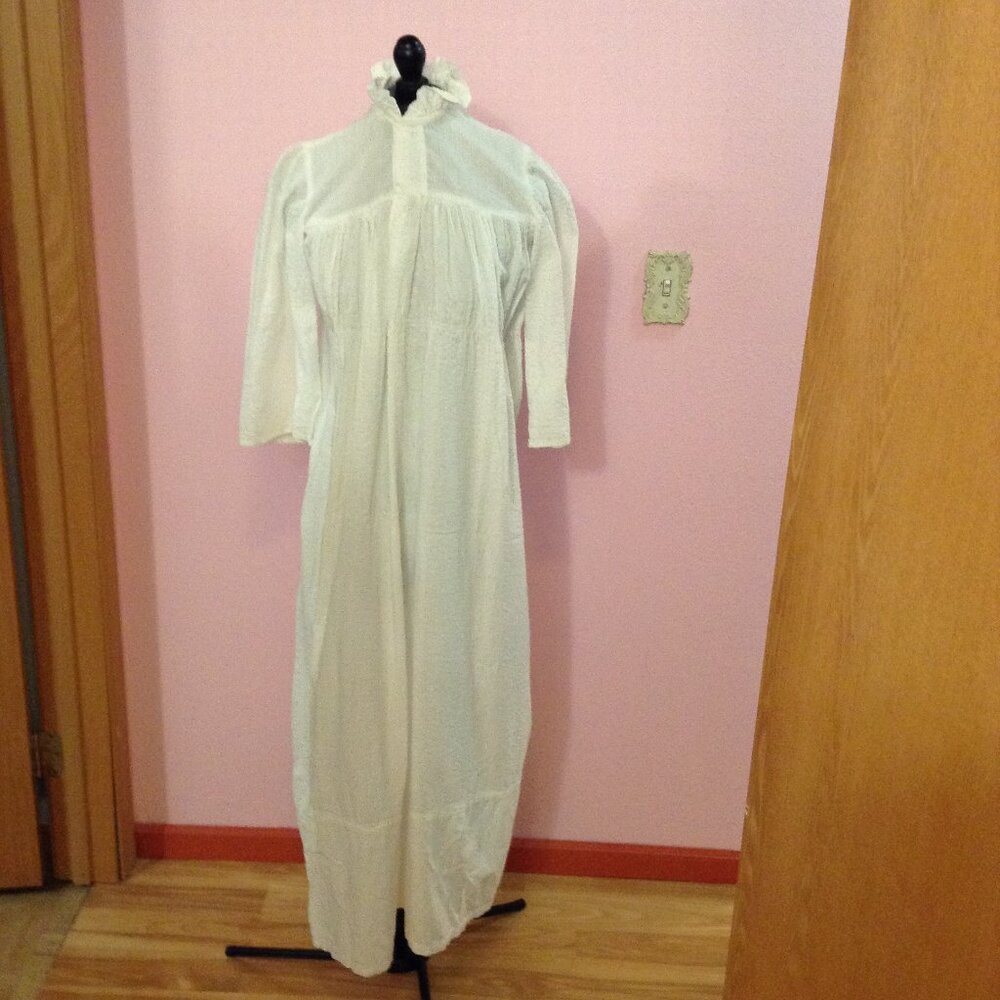 Antique c. 1920s White Nightgown